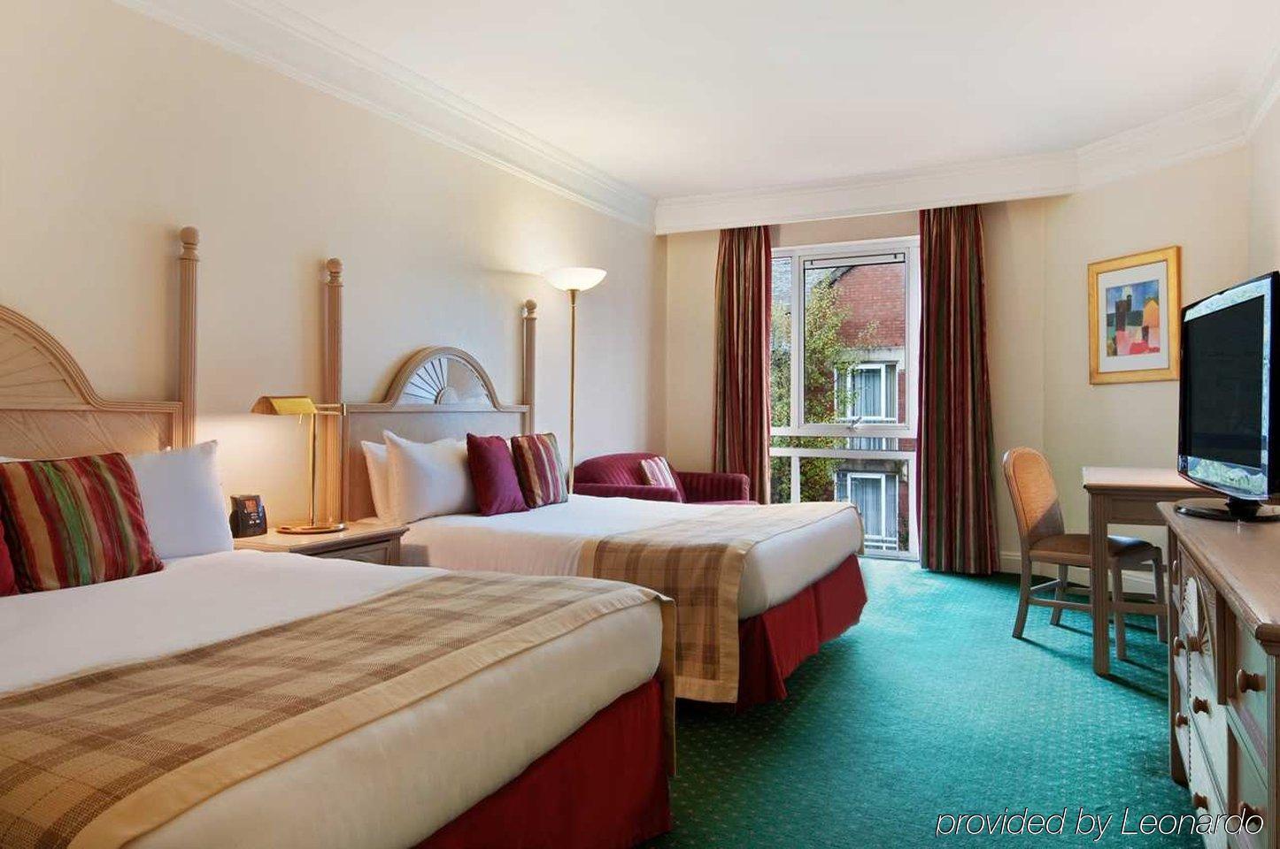 Coldra Court Hotel By Celtic Manor 뉴포트 객실 사진